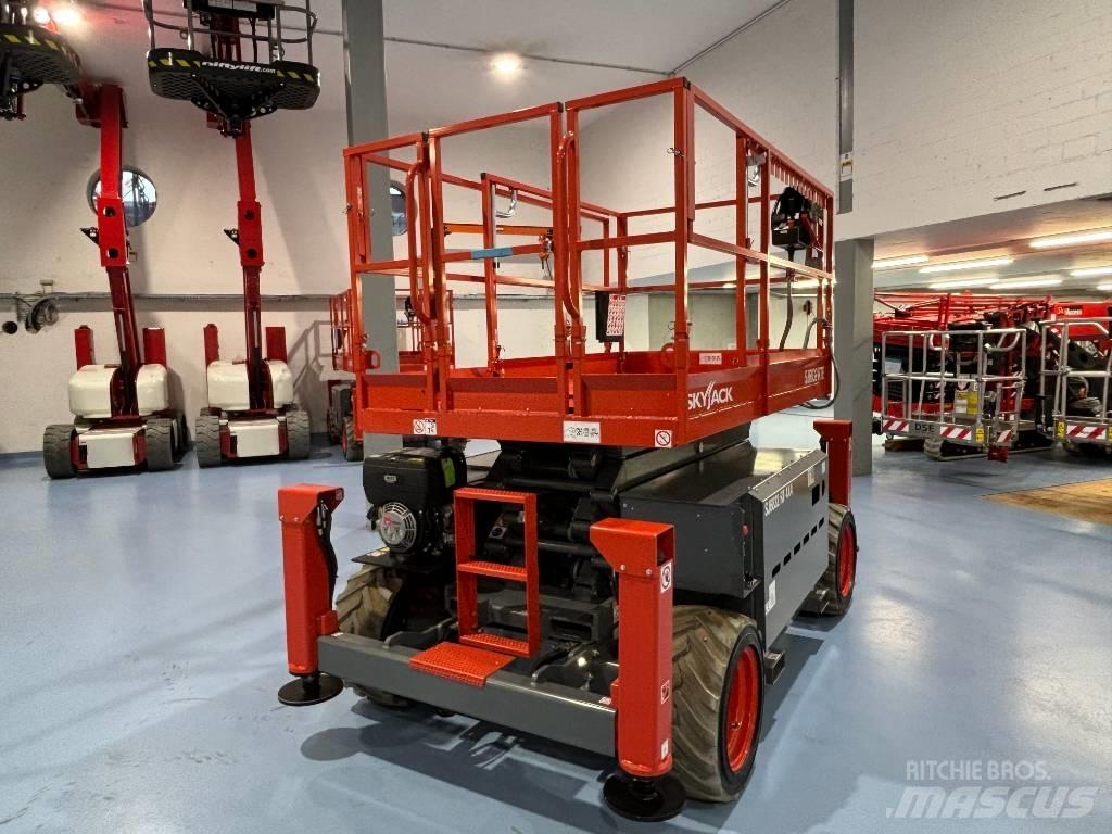 SkyJack SJ 6832 RTE Saksilavat