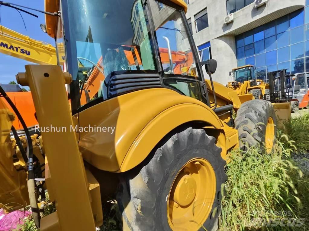 JCB 4 CX Kaivurikuormaajat