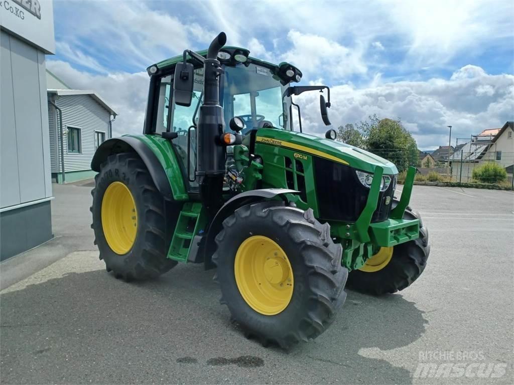 John Deere 6110M Traktorit