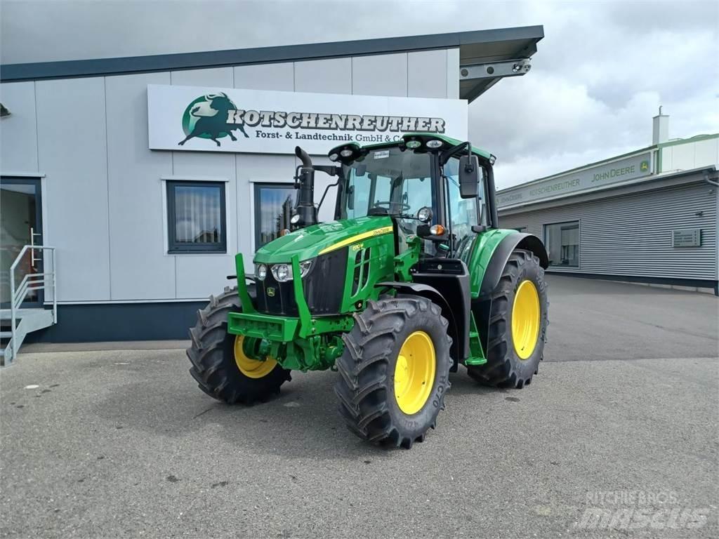 John Deere 6110M Traktorit