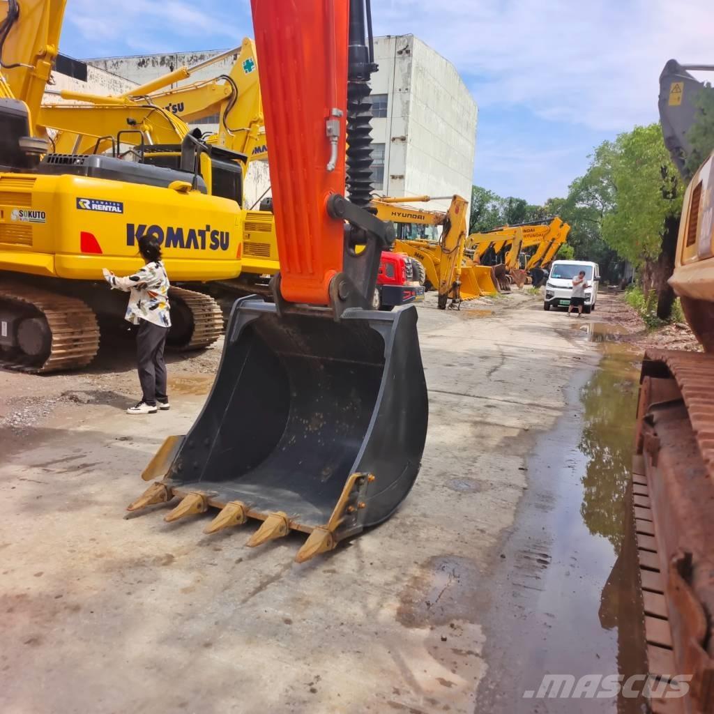 Doosan DX 225 LC Telakaivukoneet