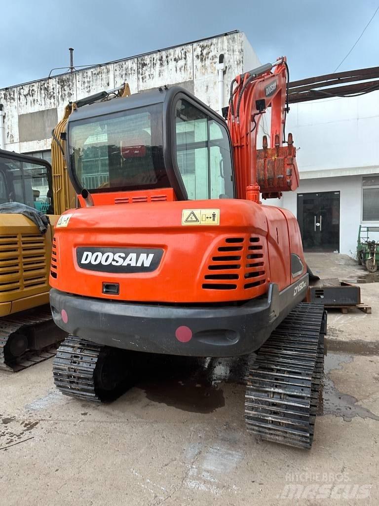 Doosan DX 60 Midikaivukoneet 7t - 12t