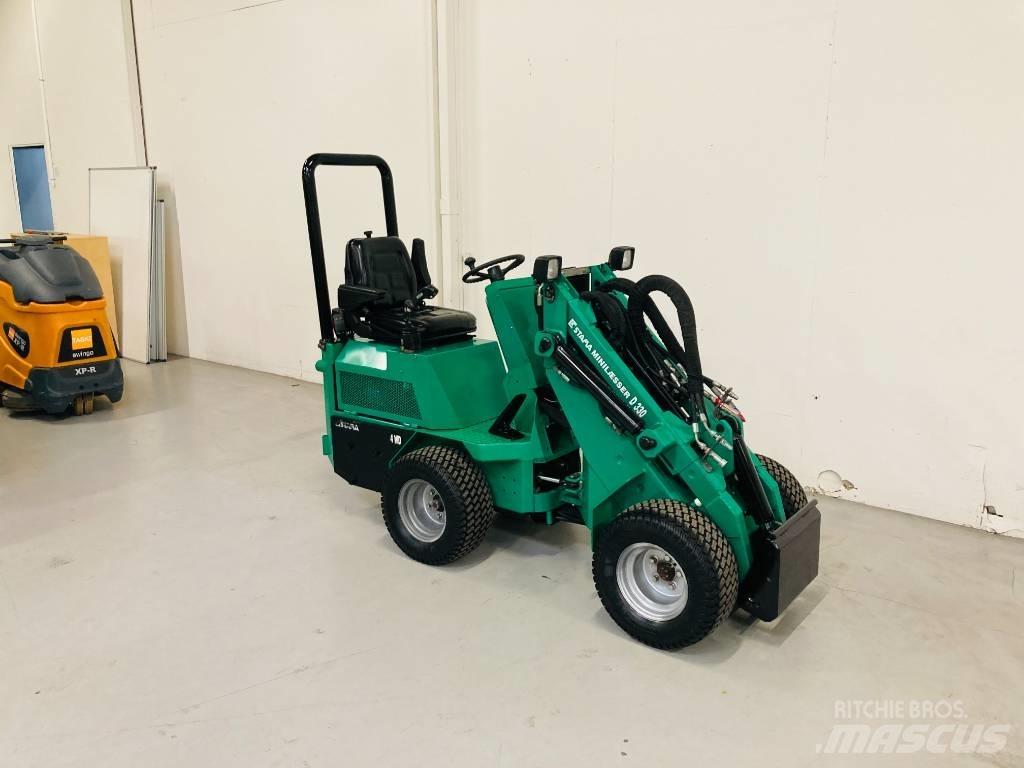 Stama D330 Pienkuormaajat