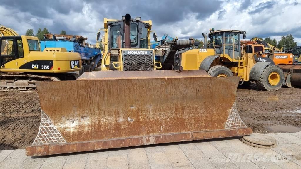 Komatsu D 61 PX-15 Telaketjupuskutraktorit