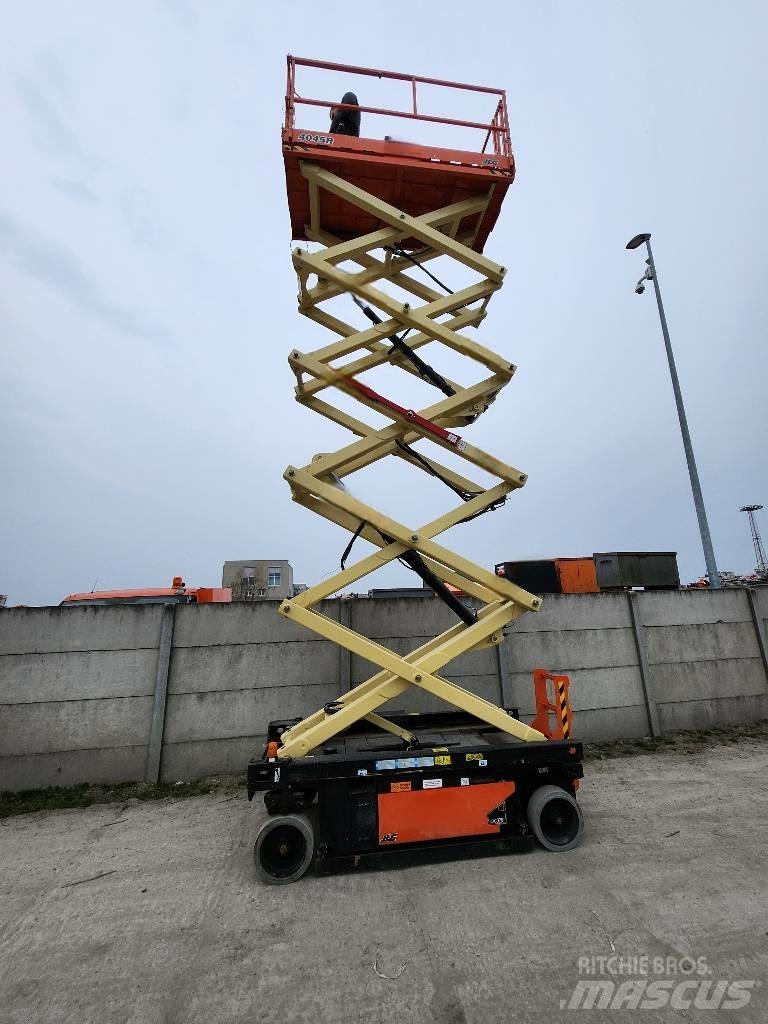 JLG 4045 Saksilavat