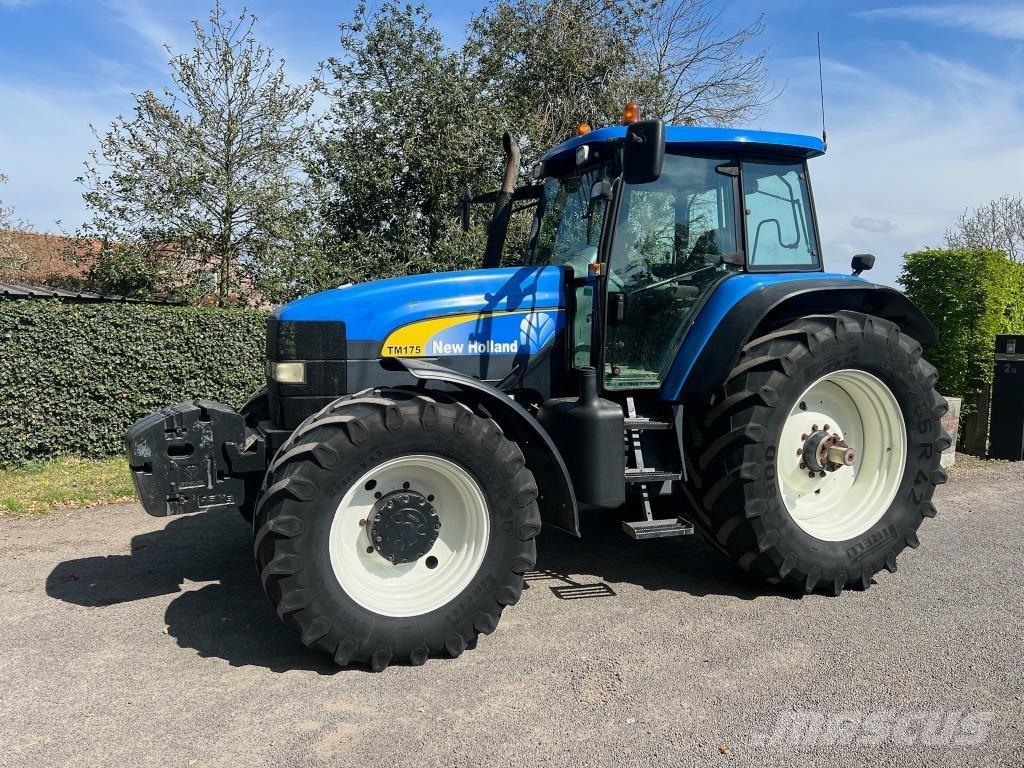 New Holland TM 175 Traktorit