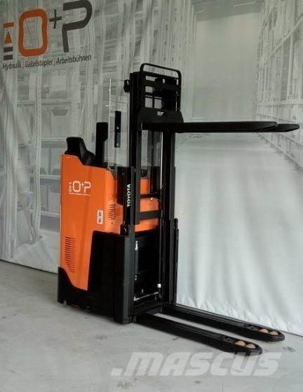 Toyota SSI200D Käyden ajettavat pinoamistrukit