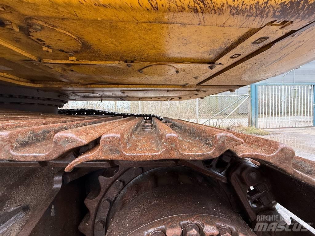 Komatsu HB 215 LC-2 Telakaivukoneet