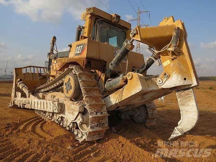 CAT D10 T Telaketjupuskutraktorit
