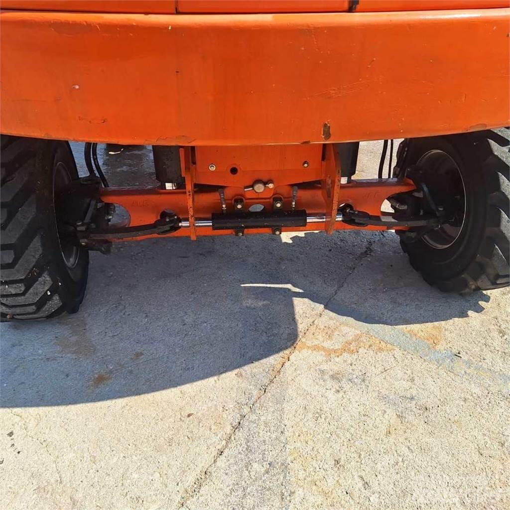 JLG 460SJ Teleskooppipuominostimet