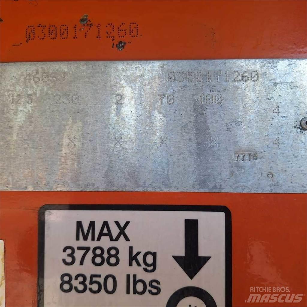 JLG 460SJ Teleskooppipuominostimet