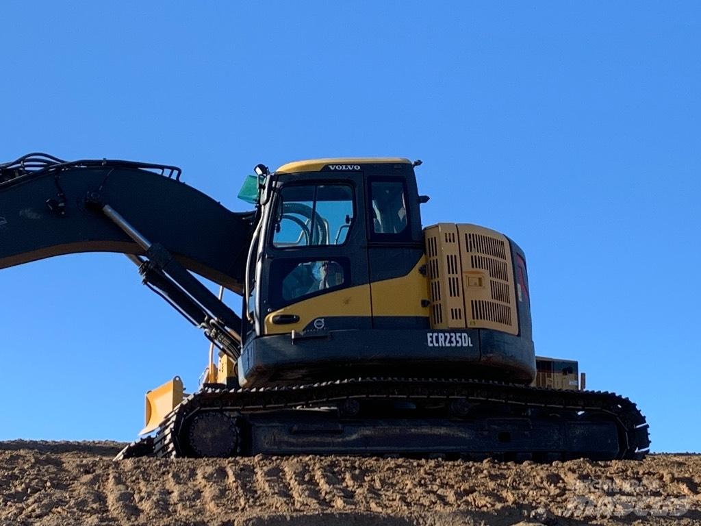 Komatsu 138 us -8 Telakaivukoneet