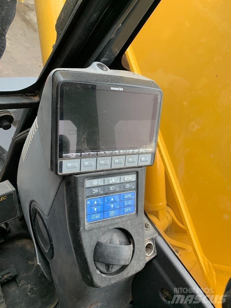 Komatsu 138 us -8 Telakaivukoneet