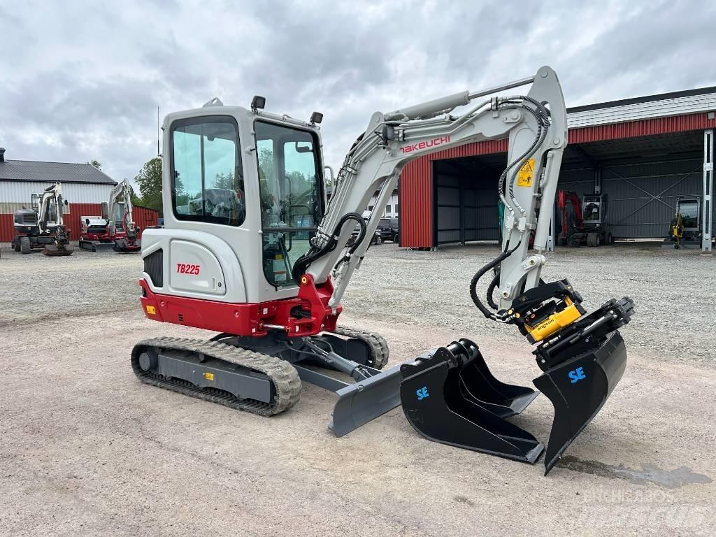 Takeuchi TB225 Minikaivukoneet < 7t