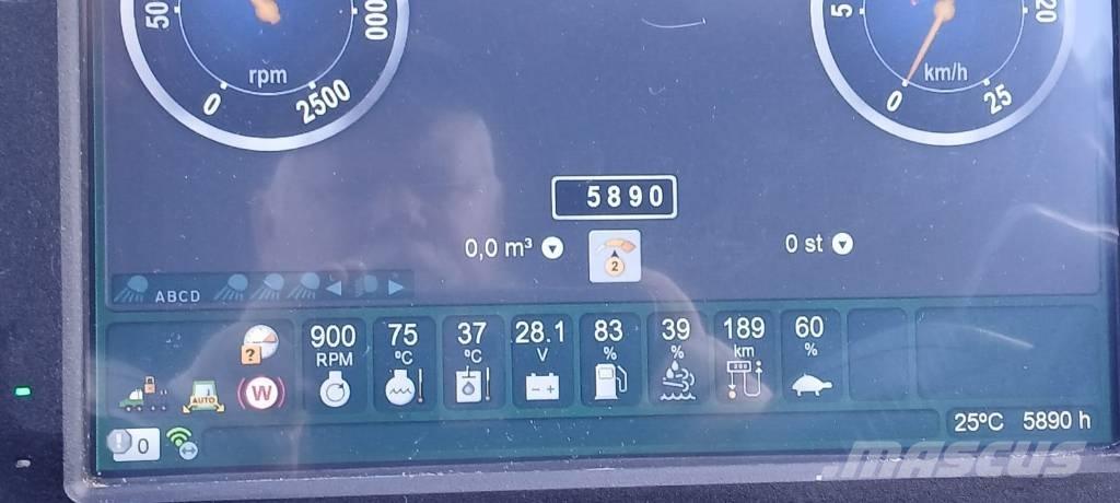 John Deere 1110 G Kuormatraktorit