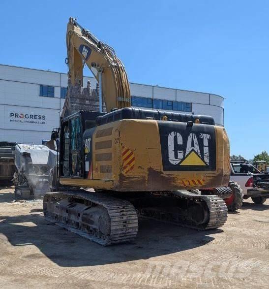 CAT 330 Telakaivukoneet