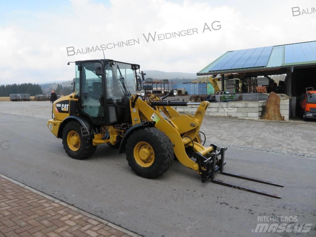 CAT 906M Pyöräkuormaajat