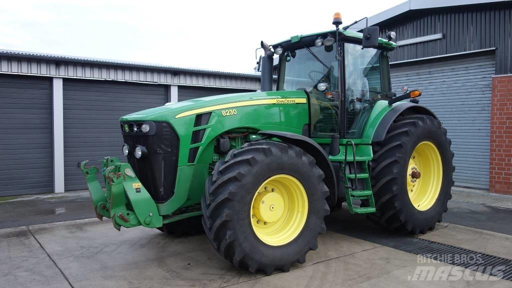 John Deere 8230 ILS Traktorit
