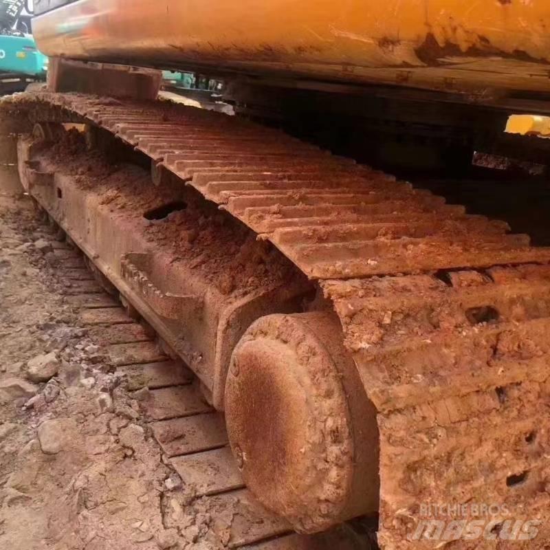 CAT 324 Telakaivukoneet