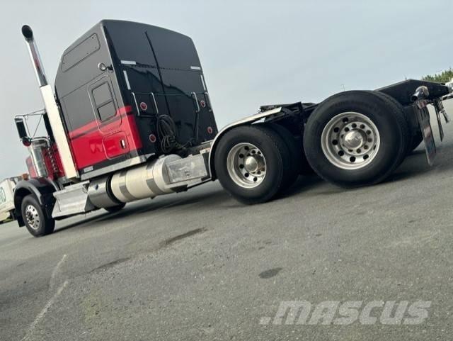 Kenworth W 900 B Vetopöytäautot