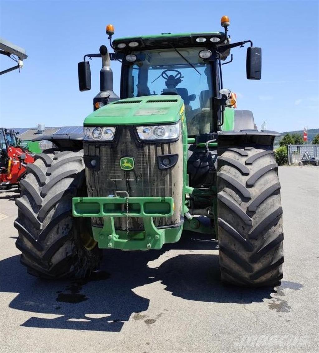 John Deere 8370 R Traktorit