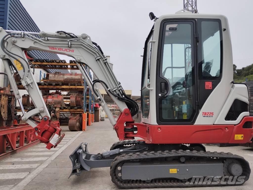 Takeuchi TB 225 Minikaivukoneet < 7t