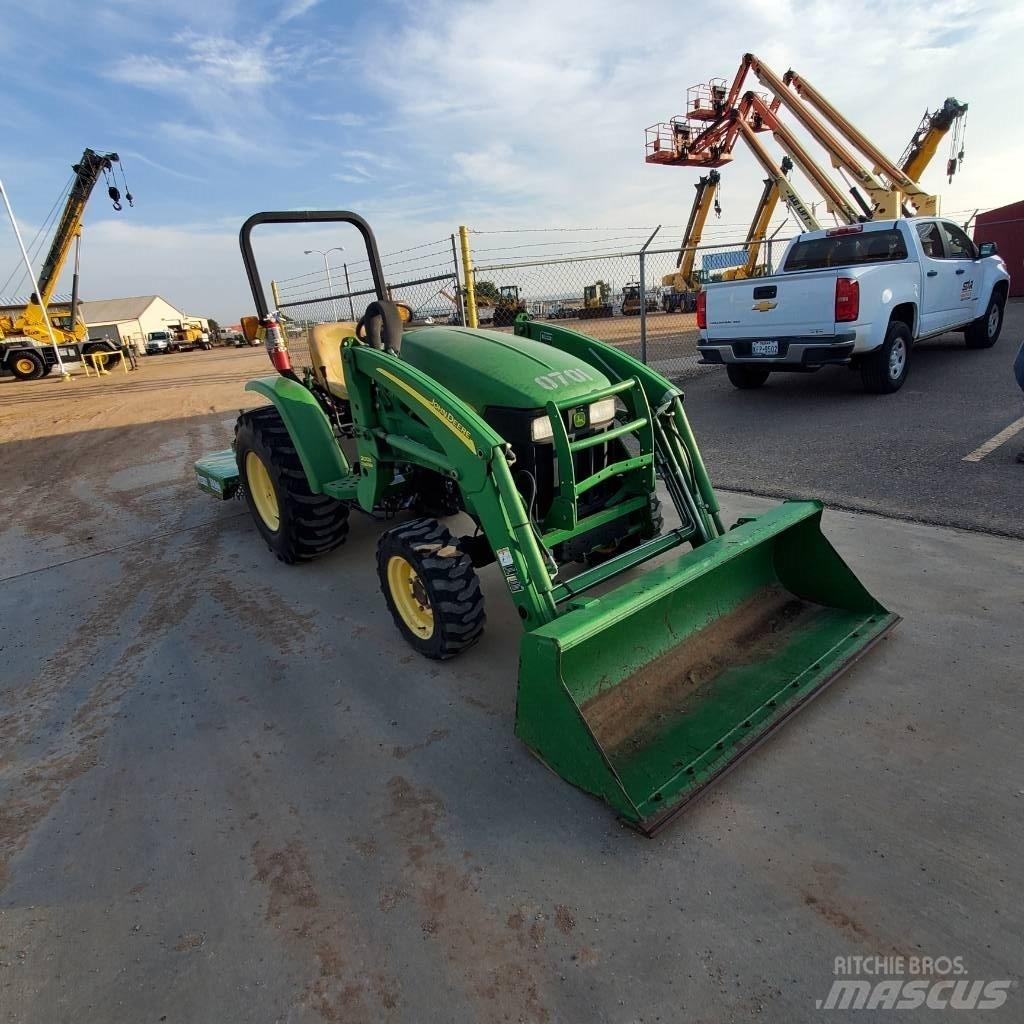 John Deere 3203 Taajamatraktorit
