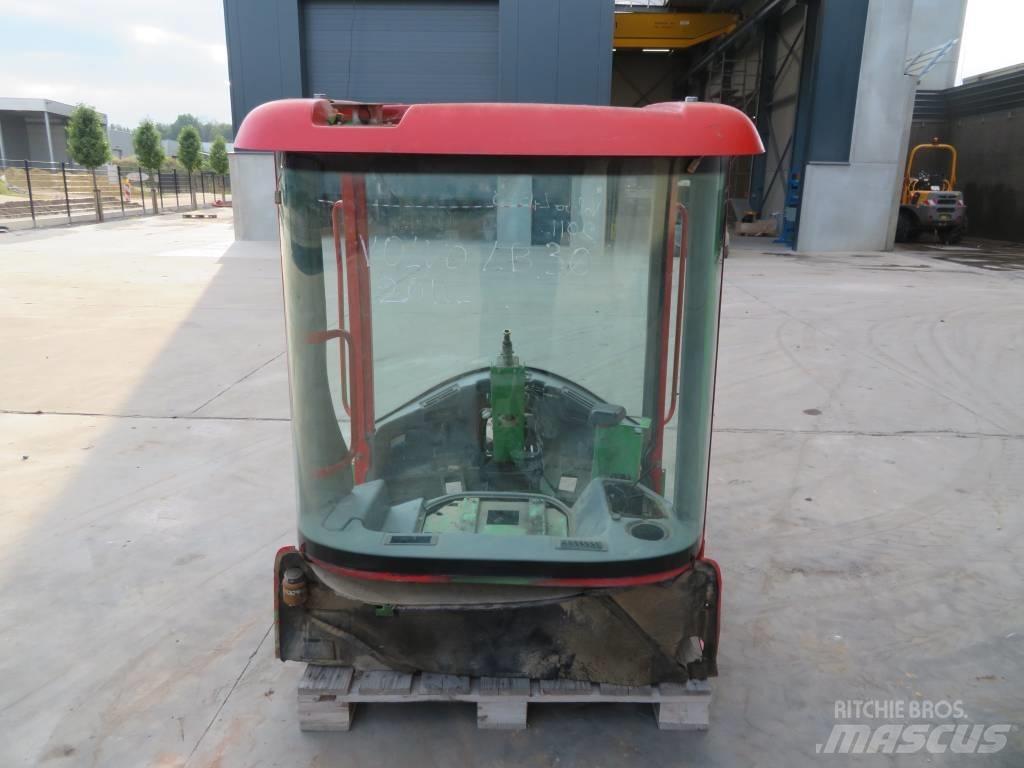 Volvo L30B / L35B Ohjaamo ja sisusta