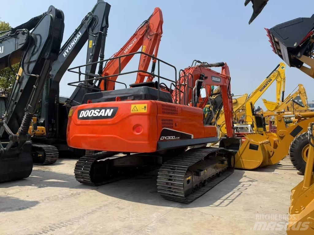 Doosan DX 300 LC Telakaivukoneet