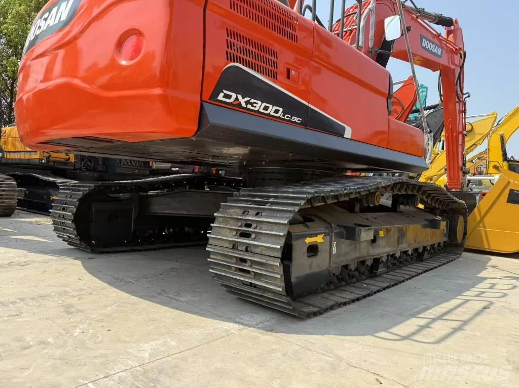 Doosan DX 300 LC Telakaivukoneet