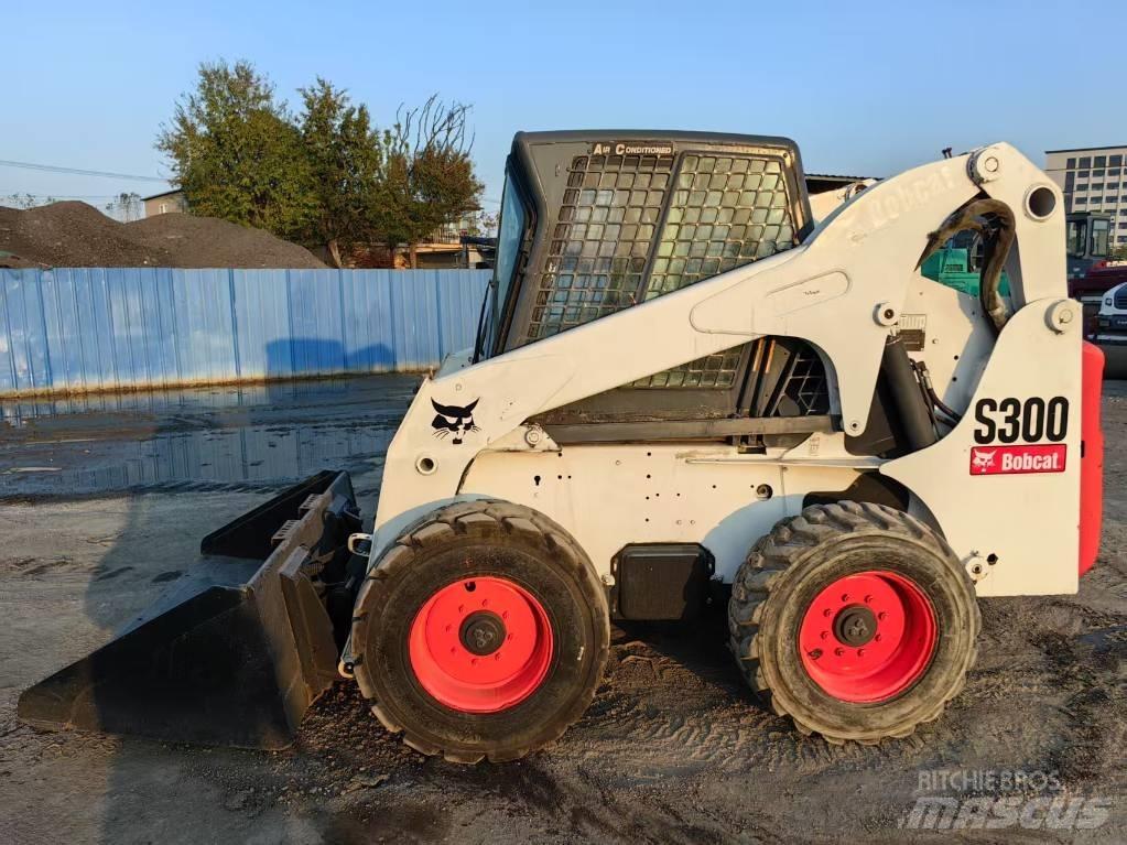 Bobcat S 300 Liukuohjatut kuormaajat