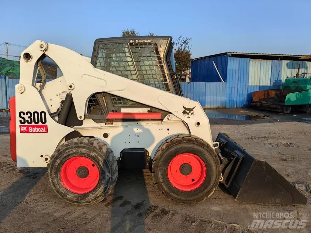 Bobcat S 300 Liukuohjatut kuormaajat