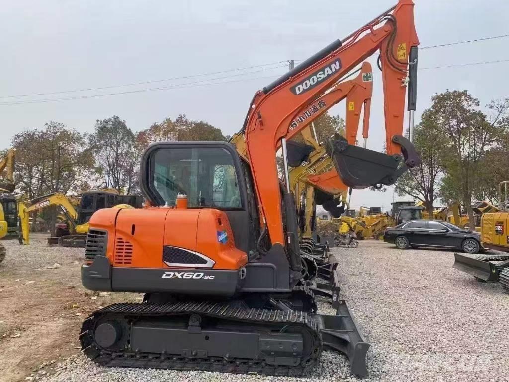 Doosan DX 60 Telakaivukoneet