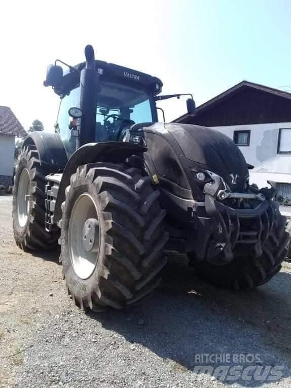 Valtra S 374 Traktorit