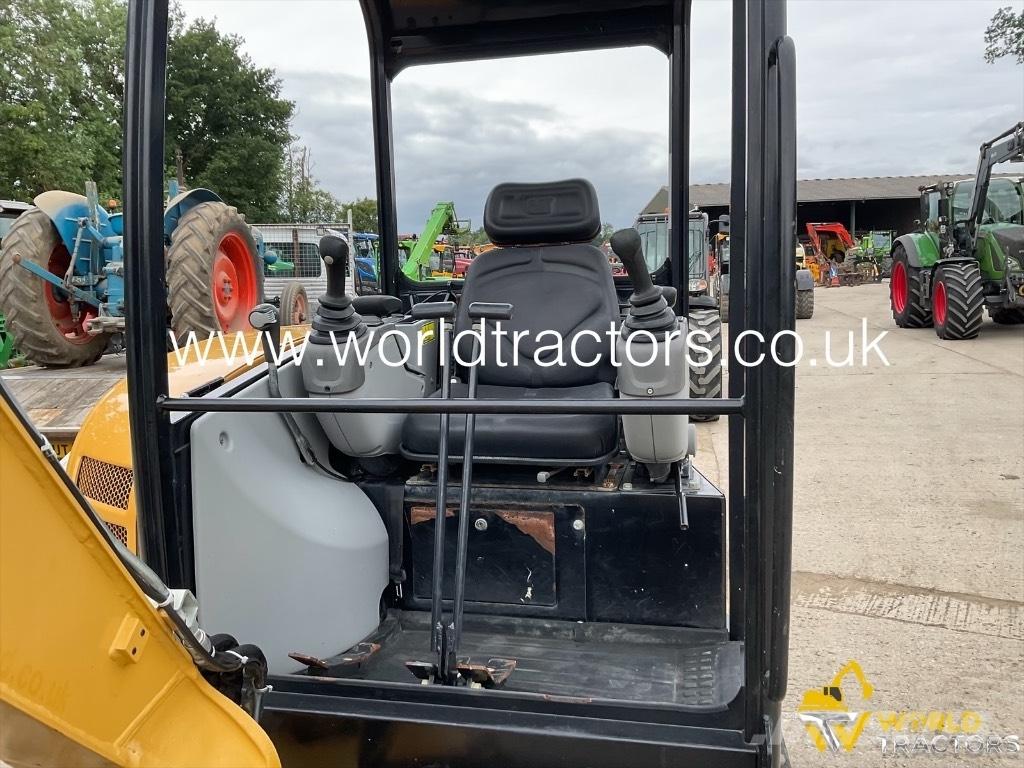 CAT 302.7 D CR Minikaivukoneet < 7t