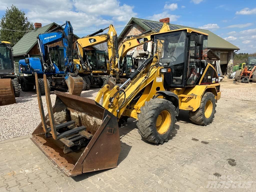 CAT 908 Pyöräkuormaajat
