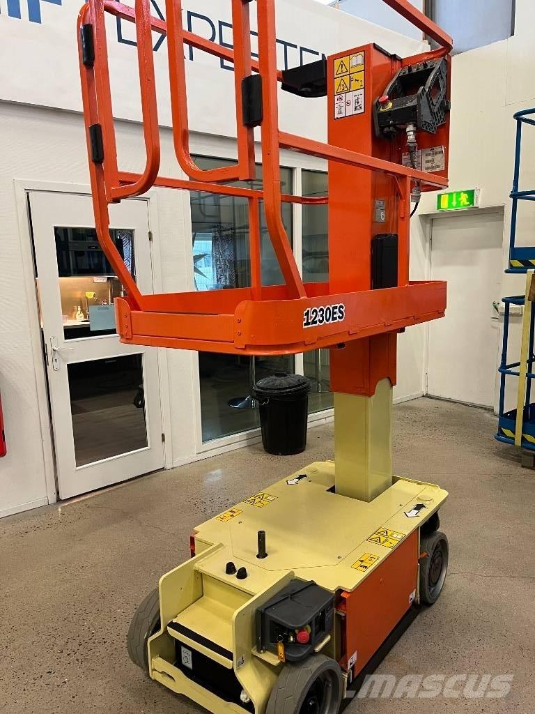 JLG 1230 ES Saksilavat