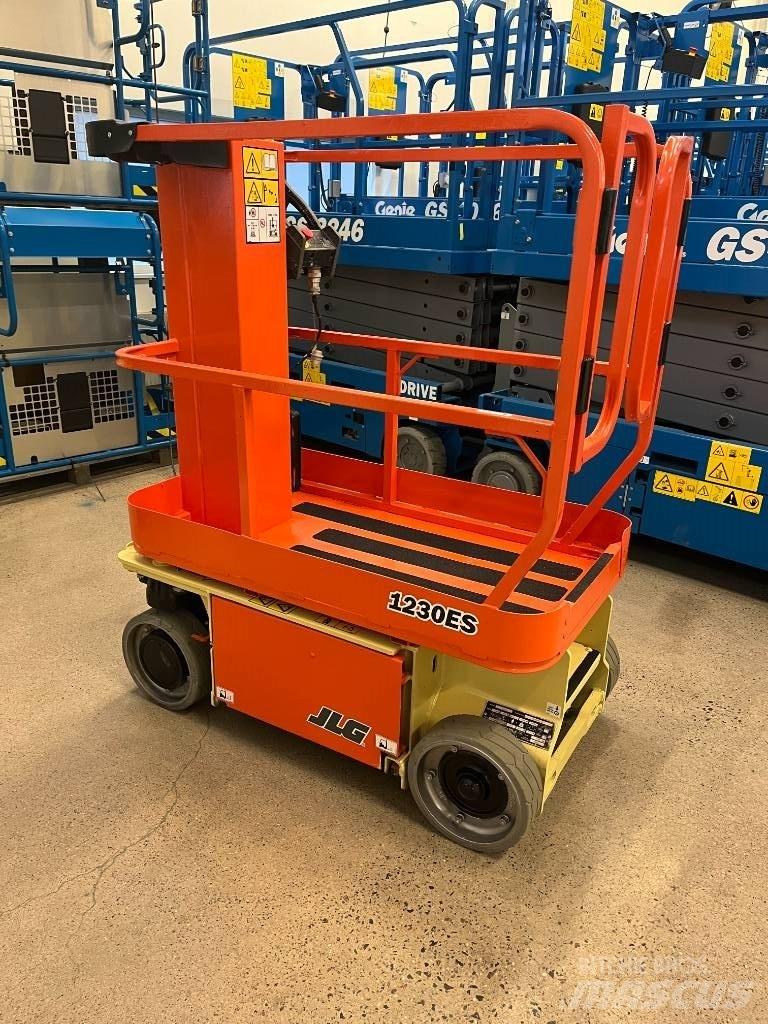 JLG 1230 ES Saksilavat