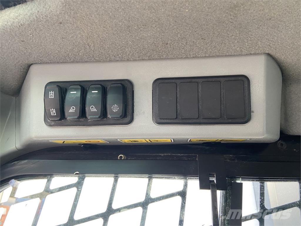 CAT 226 D3 (5867) Liukuohjatut kuormaajat