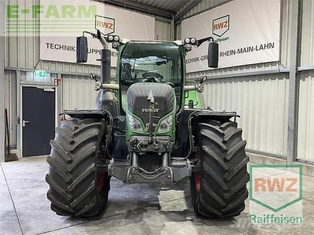 Fendt 724 vario Traktorit