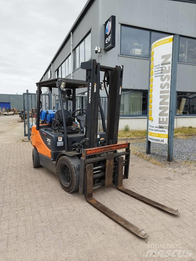 Doosan G35 C-5 Nestekaasutrukit