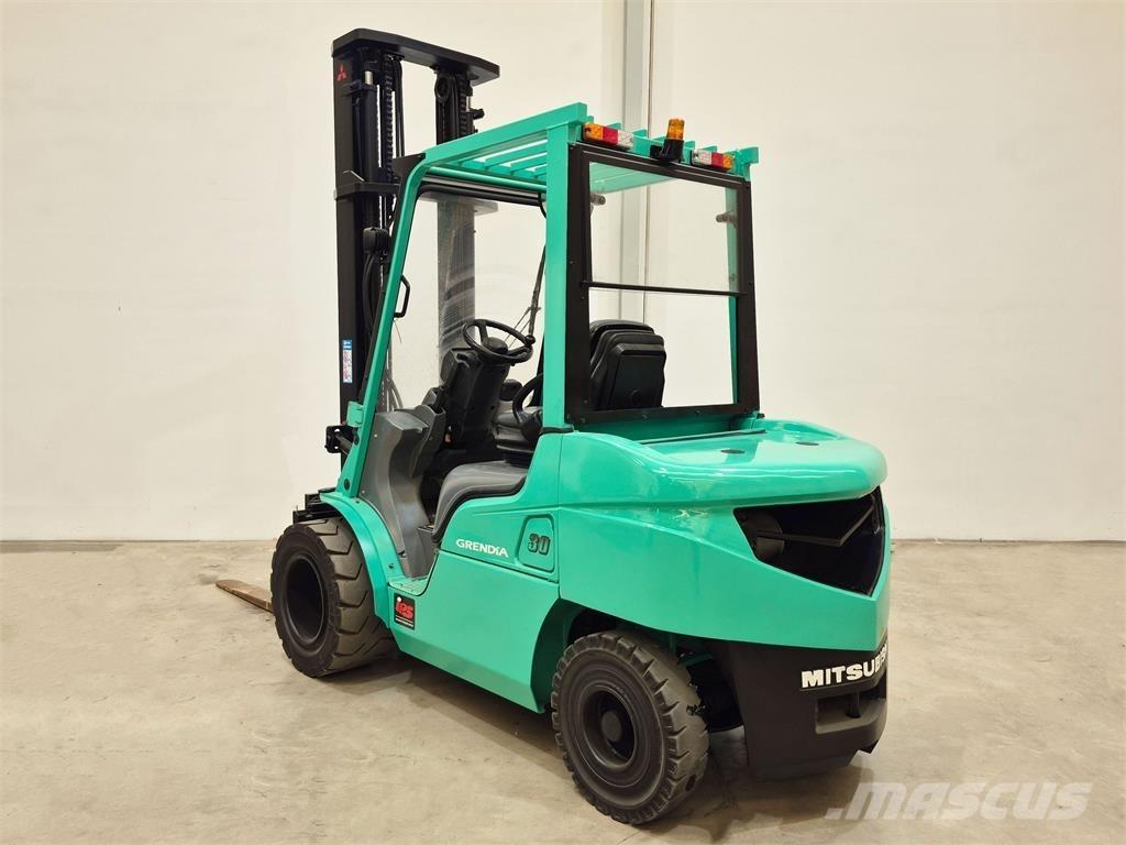 Mitsubishi FD30NTD Dieseltrukit