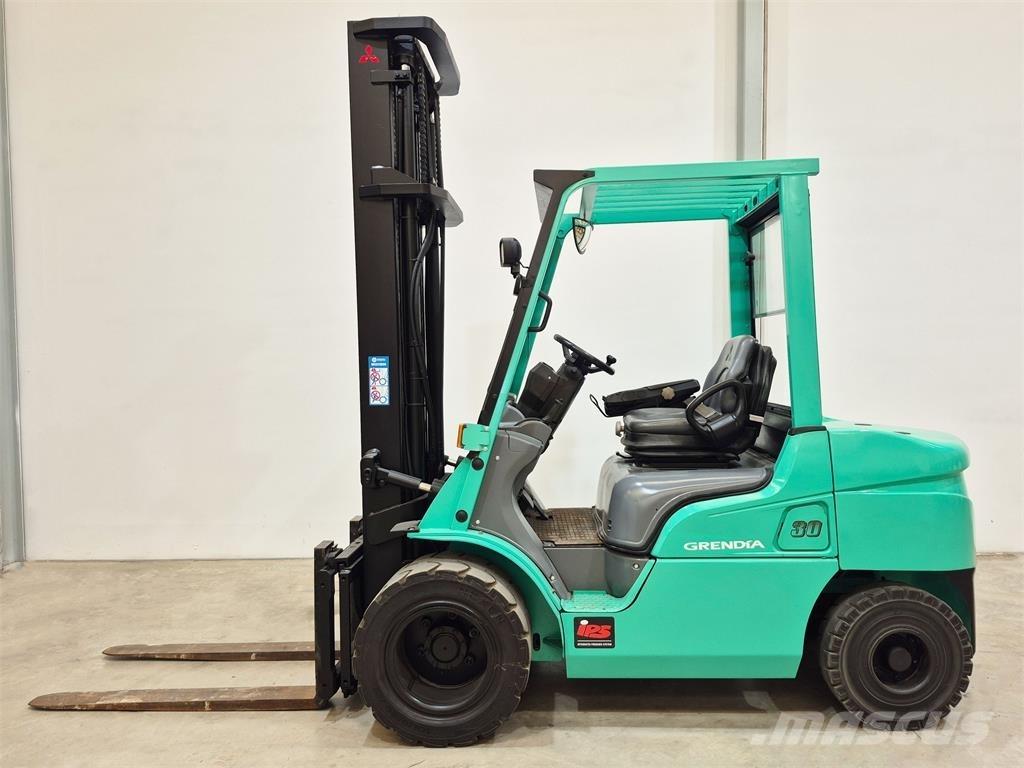 Mitsubishi FD30NTD Dieseltrukit