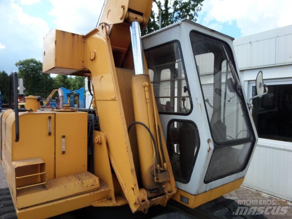 Hitachi EX 60 Tela-alustaiset nosturit