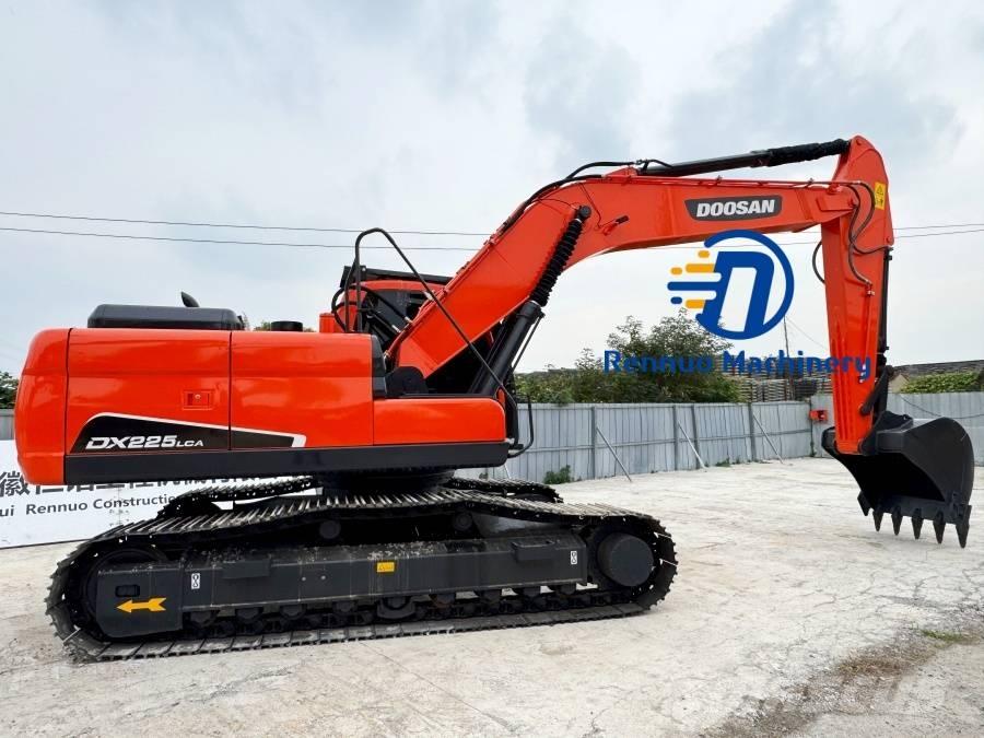Doosan DX 225 LCA Telakaivukoneet