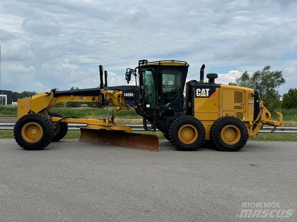 CAT 140M2 Tiehöylät