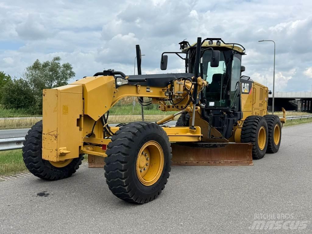 CAT 140M2 Tiehöylät
