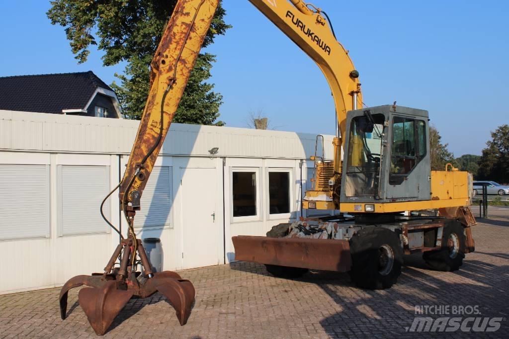 Furukawa W 630 E Pyöräkaivukoneet