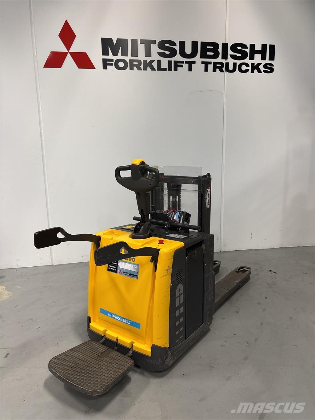 Atlet PDP200 Ajettavat pinoamisvaunut