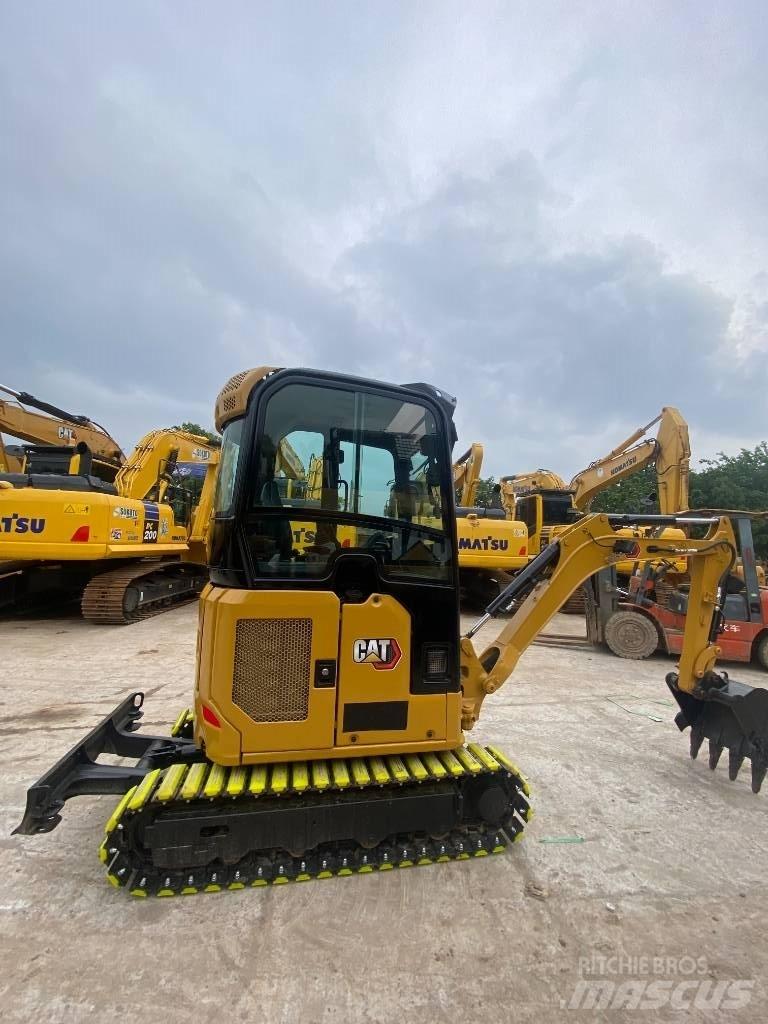 CAT 302 Minikaivukoneet < 7t